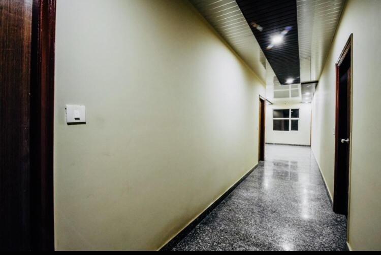 Super51Hotel Нью-Делі Екстер'єр фото